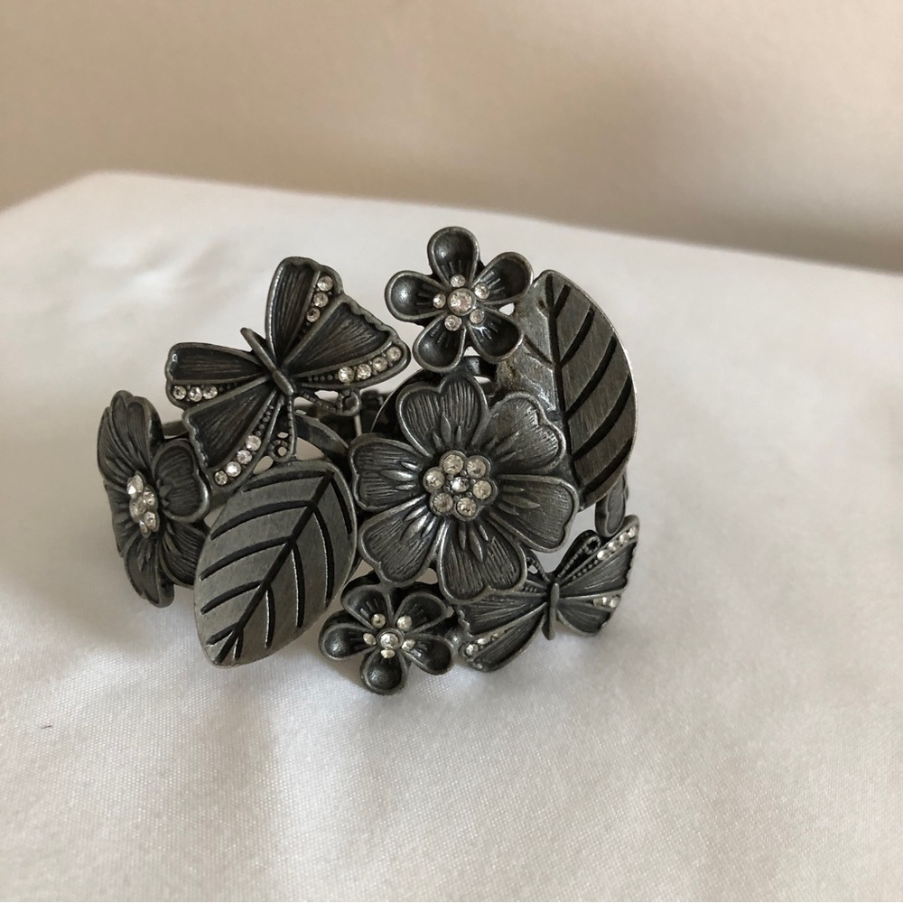 2/$10 Park Lane hinged bracelet